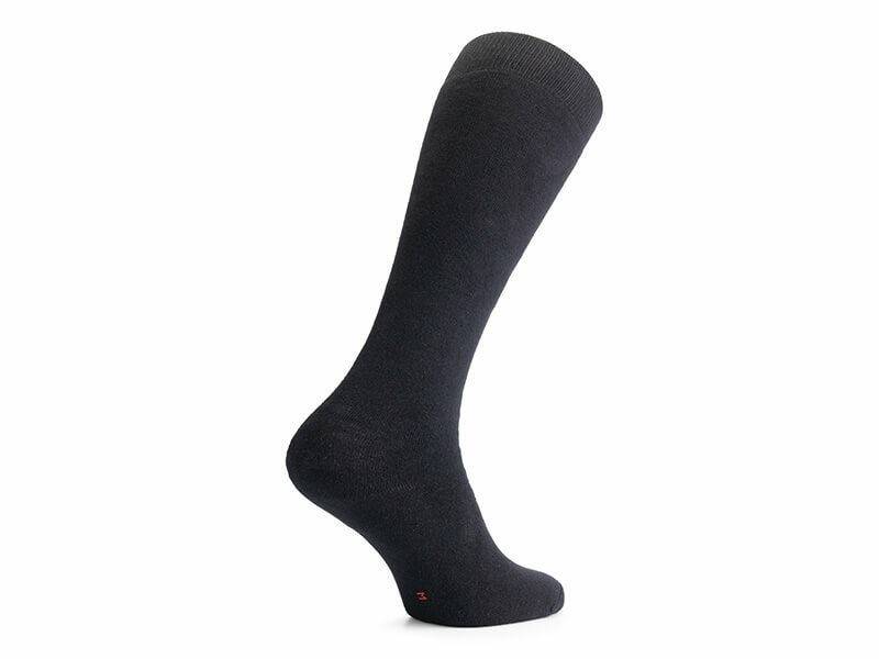 R&uuml;ckseite von skafit-kniestr&uuml;mpfen mit silbergarn schwarz
