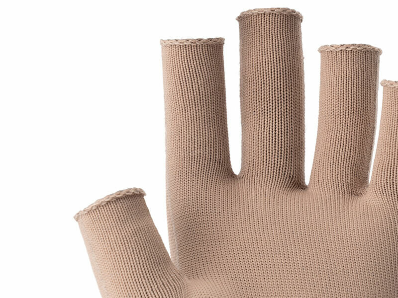 Detail Skafit Silberhandschuhe offene Fingerspitze Beige
