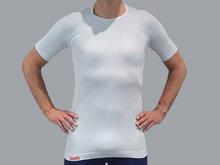 Vorderes Skafit Unterzieshirt Herren mit Rundhalsausschnitt am model