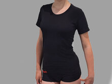 Vorderes Skafit Unterzieshirt damen am model